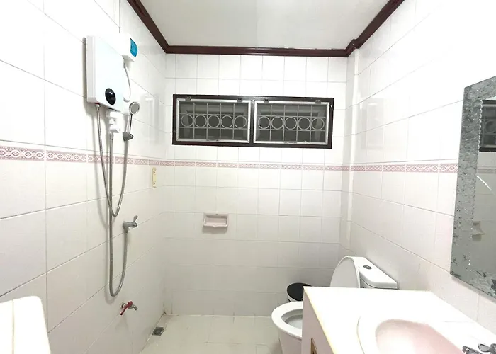 Thestarhome Sukhumvit71 Guest house *