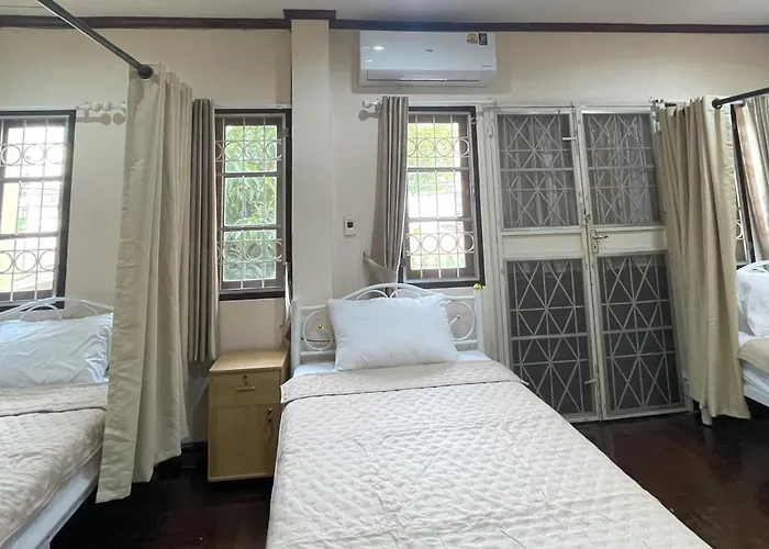Thestarhome Sukhumvit71 Guest house